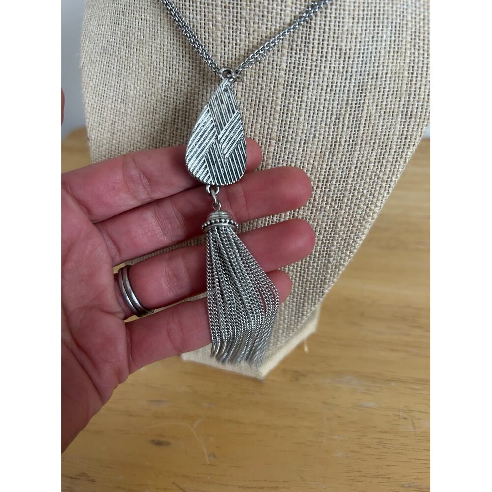 Lucky Brand Long Necklace Dyed Howlite Pendent Silver Tone Chain - Picture 3 of 5